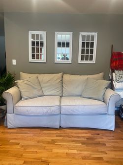 Come get this couch!