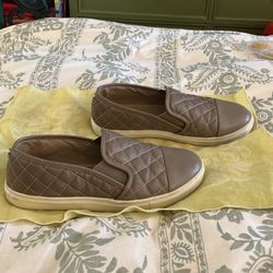 Steve madden quilted taupe slip ons 7 med