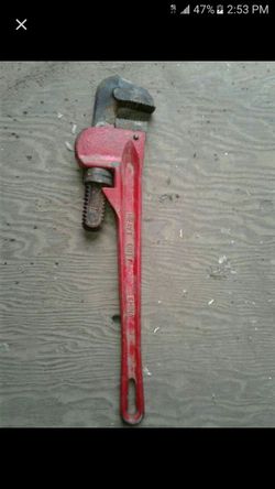 Pipe wrench