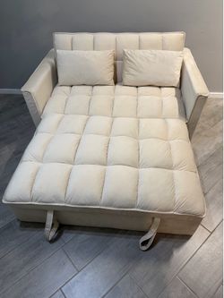 Small pull out couch /bed