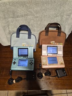 NINTENDO DS x2
Tested and working.
Broken hinge on both.
With chargers and baggies.