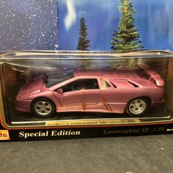 1:18 Scale 1994/95 Lamborghini SE Diecast Car. New Unopened.