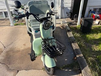 MGC40 3-Wheel Electric Mini Golf Cart / Utility Trike (60-Volt)