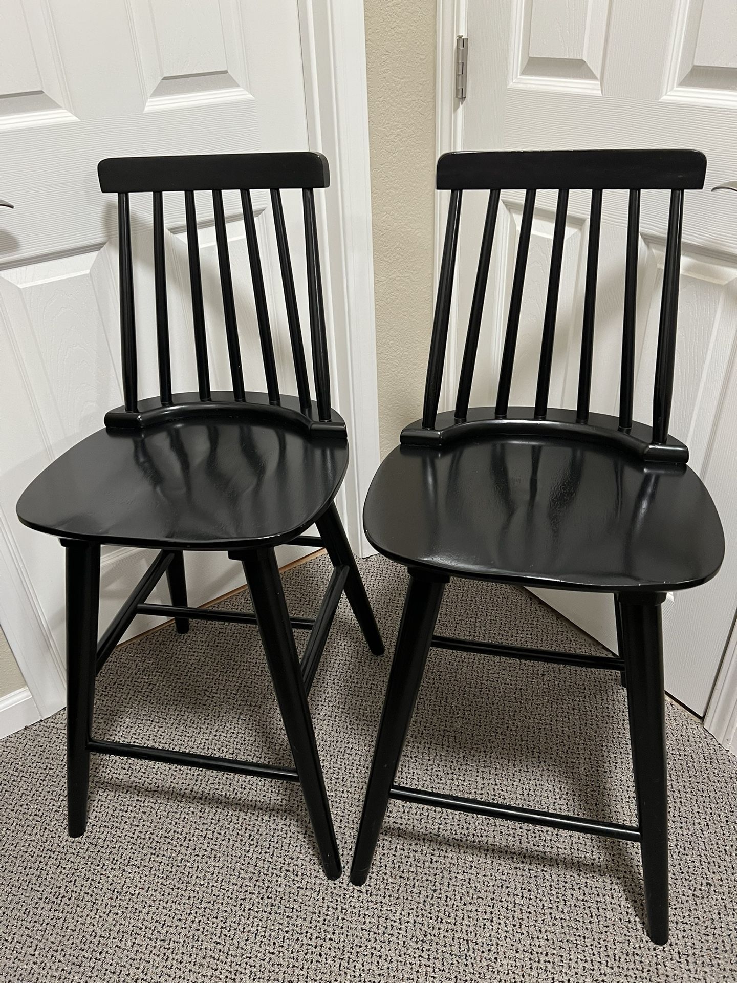 Black Windsor Counter Height Bar Stools Set of 2 Spindle Back 24” Seat