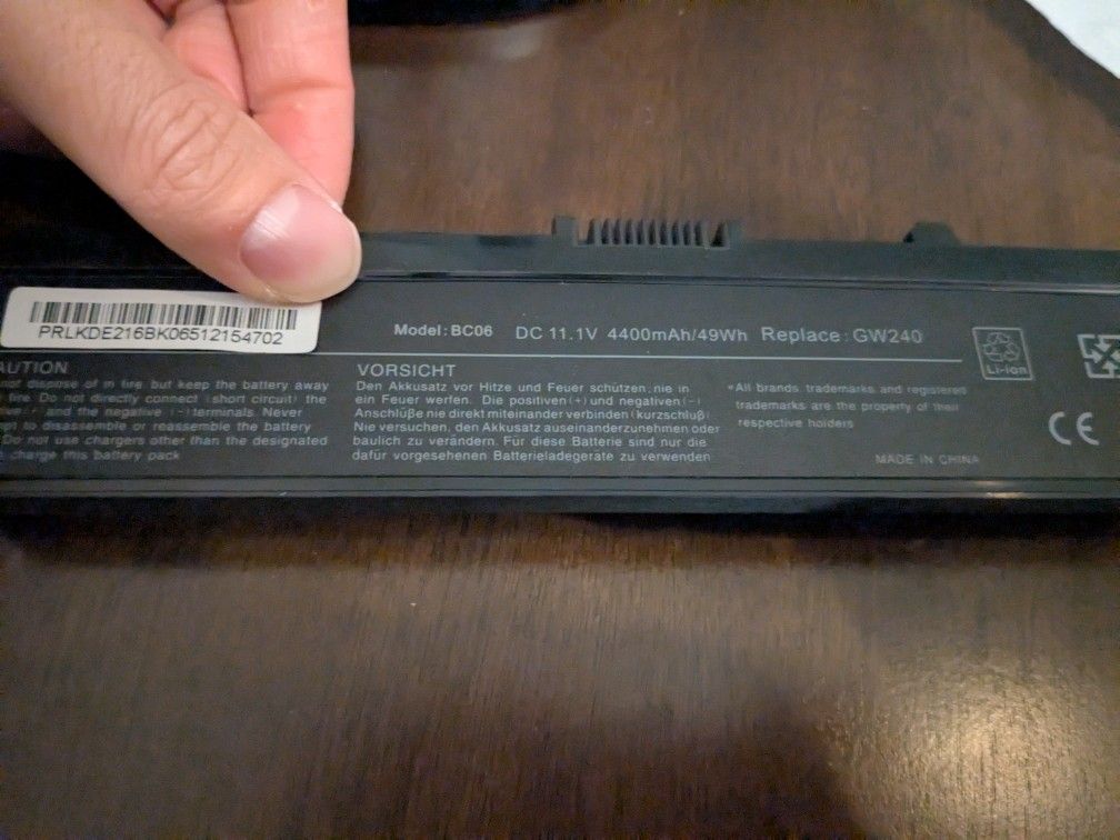 Laptop Battery for Dell (contact info removed) 11.1 Volt Li-ion Laptop Battery (4400mAh / 49Wh )