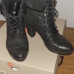 Ladies Boots 