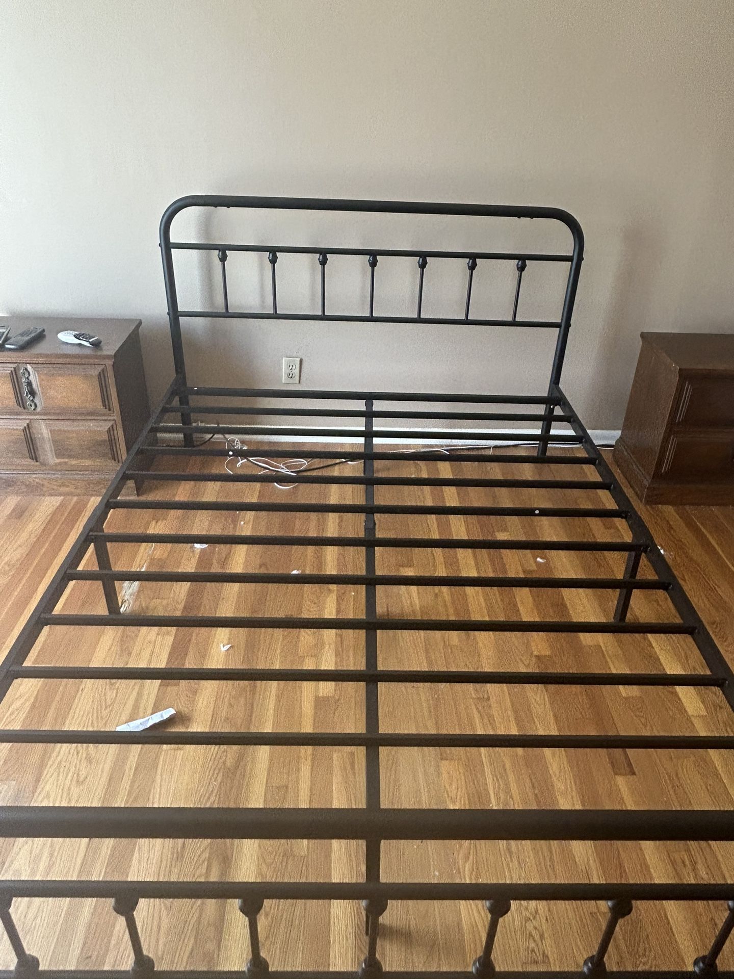 Queen Bed Frame! Price Negotiable !