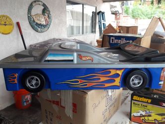 HOTWHEELS CASE.