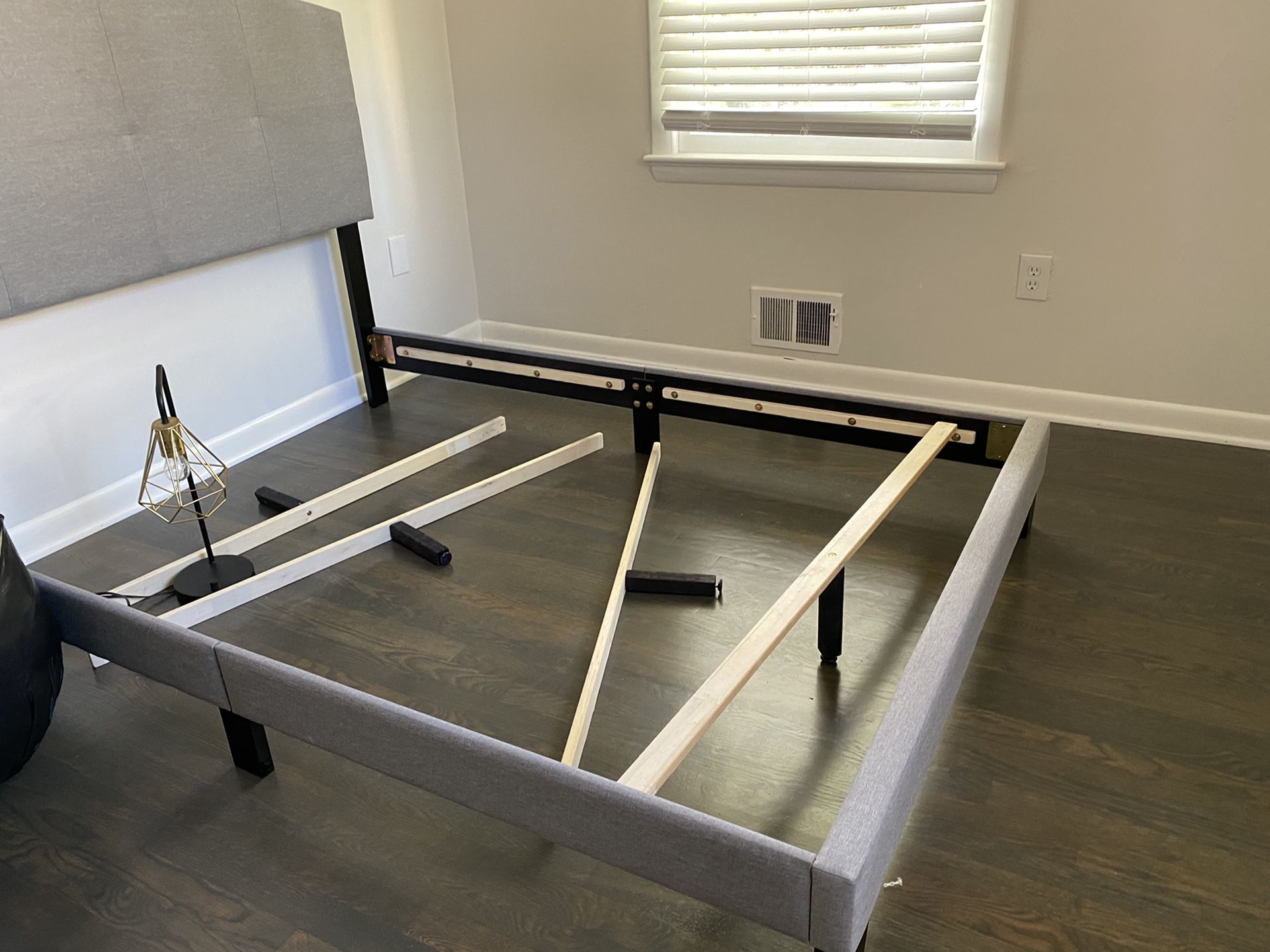 Fill size bed frame