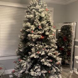 7 1/2 FT Christmas Tree   (Free)