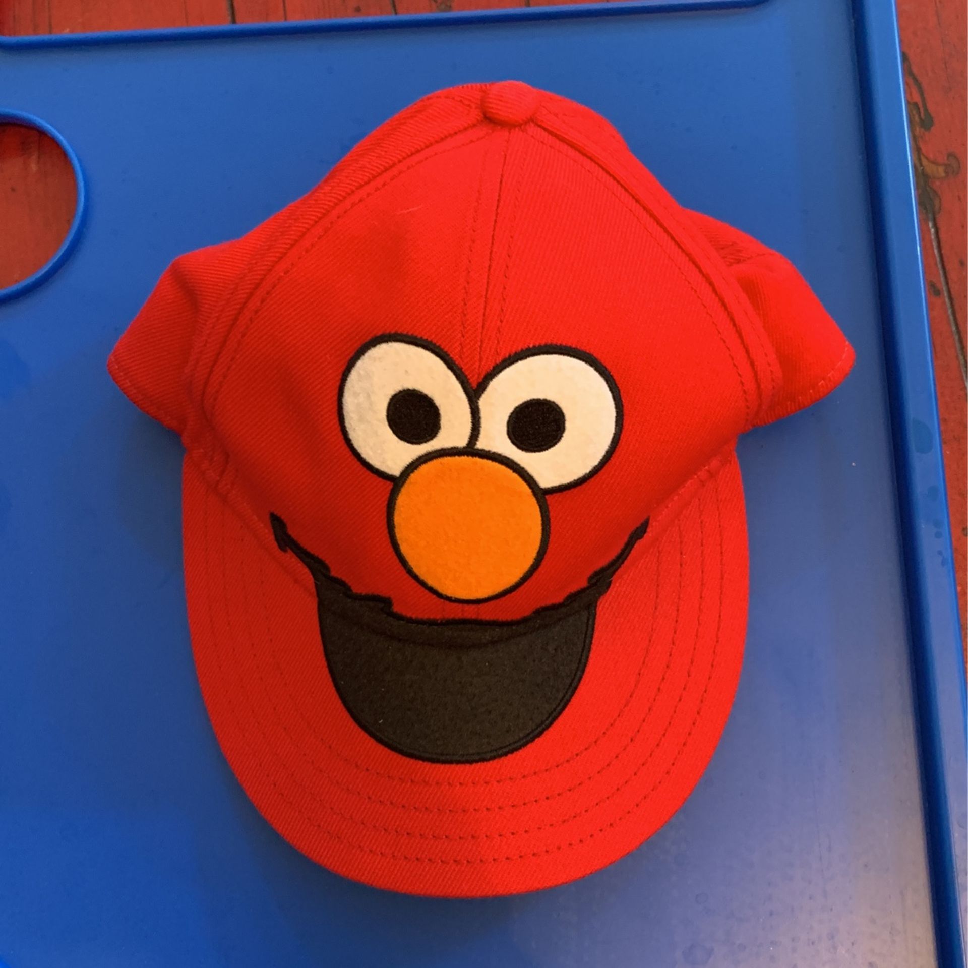 SESAME STREET ELMO BASEBALL HAT CAP FULLY LINED ELMO FACE UNDER SIDE SiZE 7 3/8