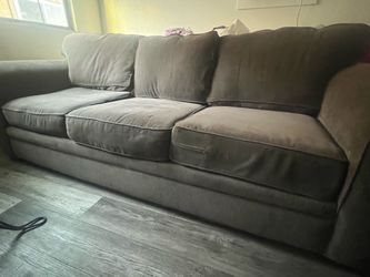 Couch free delivery