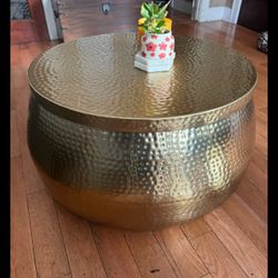 Coffee table/ Storage