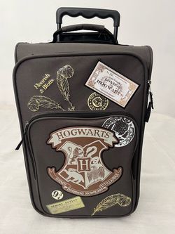 Harry Potter 18" Ready For Hogwarts Kids Carry-On Suitcase, an