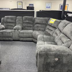 Power Recliner Sectional. 🚚WE DELIVER🚚