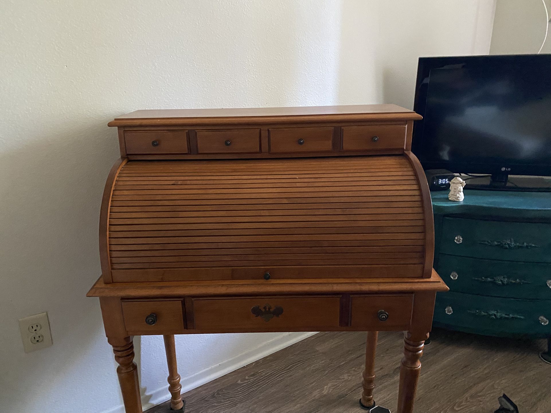 Roll Type Desk