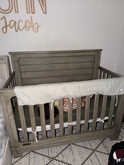 Crib + mattress