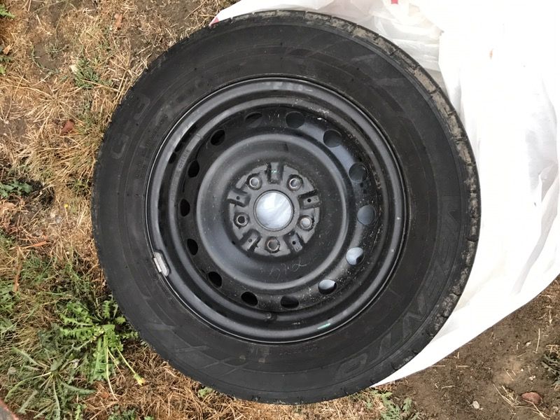 205 65 15 Vento Gt3 Steel Rims With A 205 65 15 Tires About 30 Tread For Sale In Burien WA 