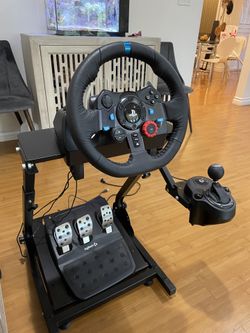  Logitech G29 Driving Force Racing Wheel and Floor