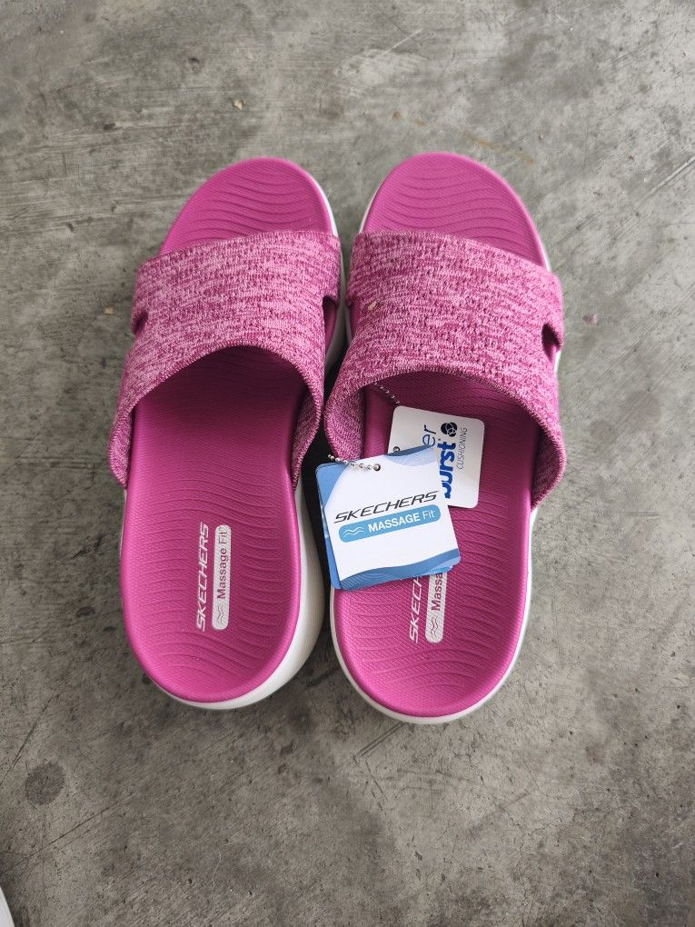 Sketchers Massage Fit For Women