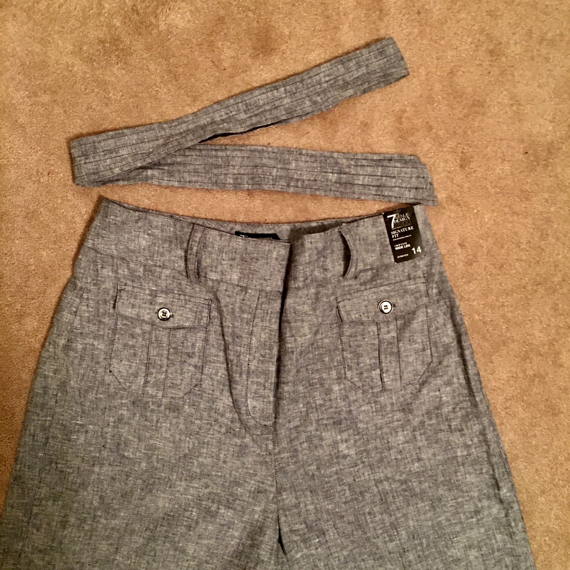 Basic Editions Women's Capris Pants for Sale in Bowie, MD - OfferUp