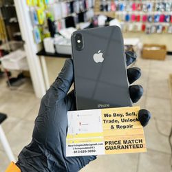 Huge lines form early in Tampa as iPhone X goes on sale