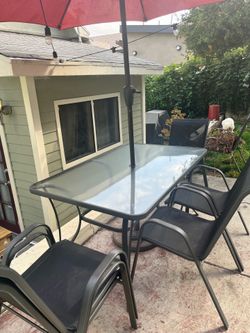 Outdoor patio table with 6 chairs