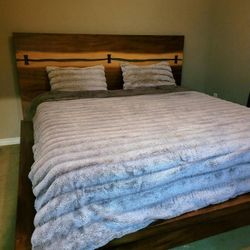 King Wooden Bedroom Set