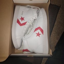 Used Converse Size 9M $25