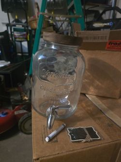 Yorkshire Glassware Beverage Dispenser with Spigot