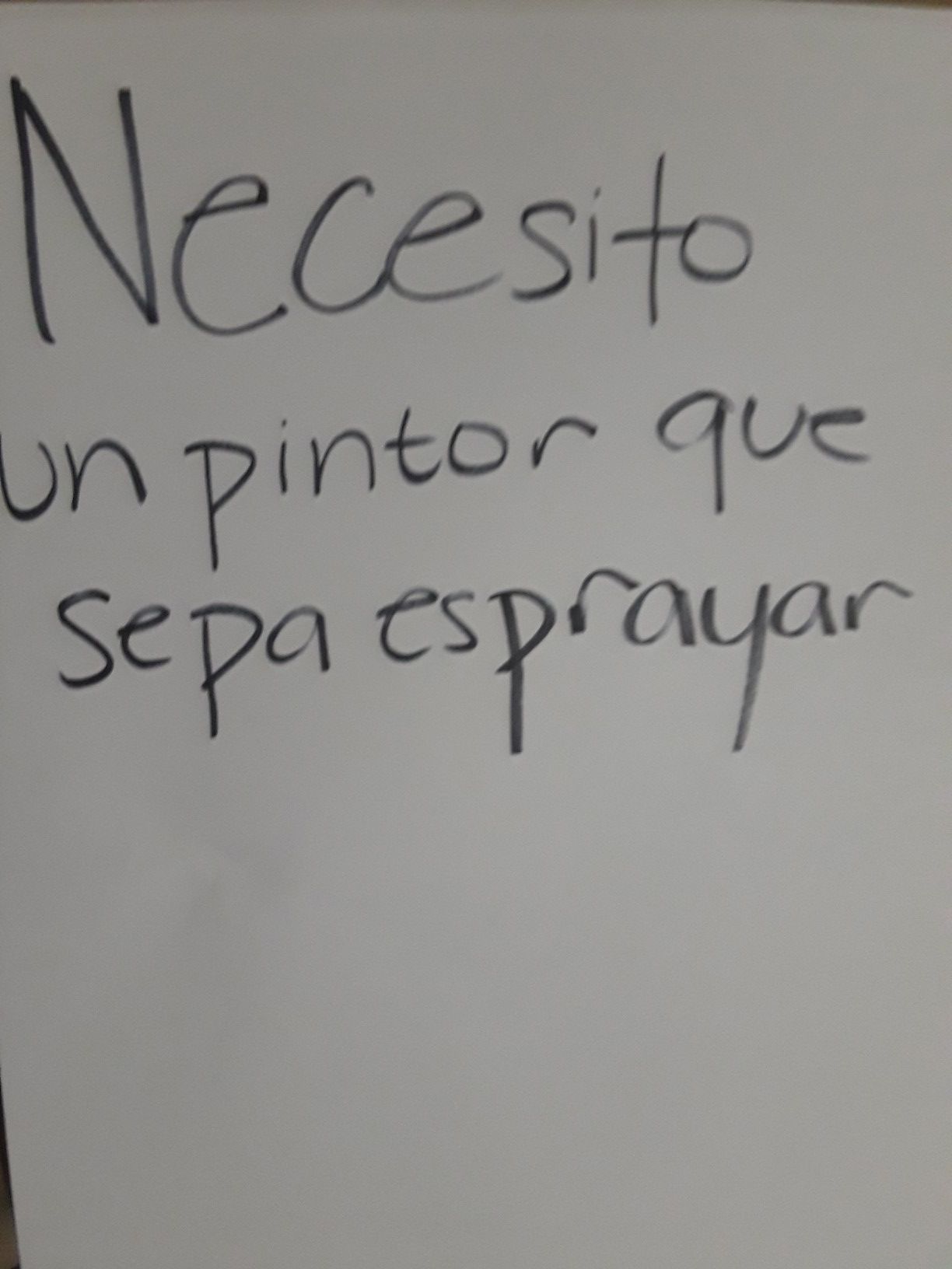 Necesito un pintor que sepa esprayar casas