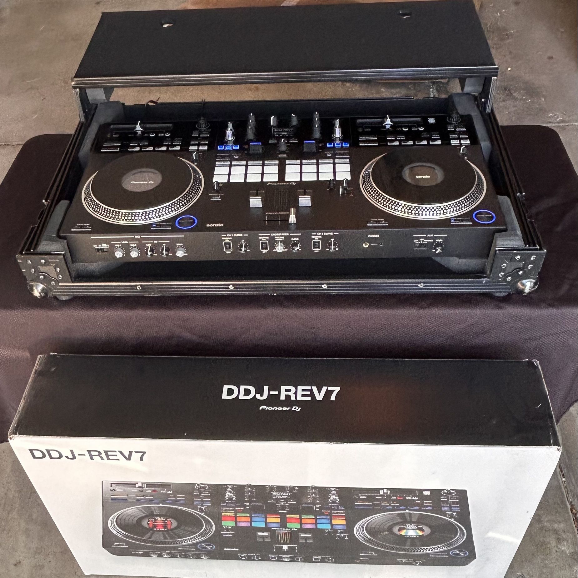 Pioneer Rev 7 With Hard Rolling Case