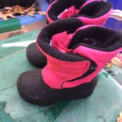 Lnew  Kids Boots Size 7 Only $10 Firm