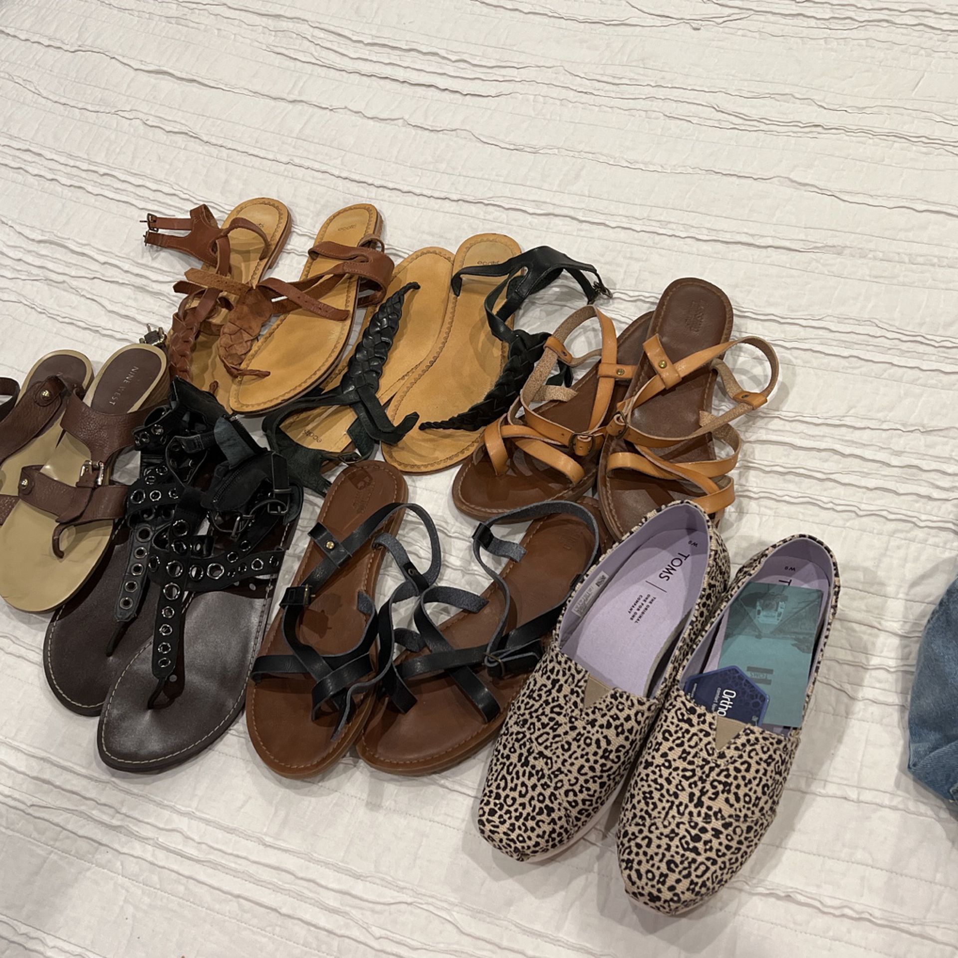 Women’s 8-9 Summer Sandals + Leopard Toms
