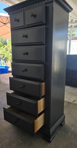 Very nice dresser.