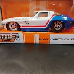 Diecast 1/24 Scale 1963 Chevy Corvette Stingray,, Jada