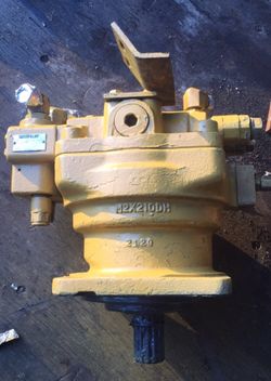 CAT 375 excavator steering motor