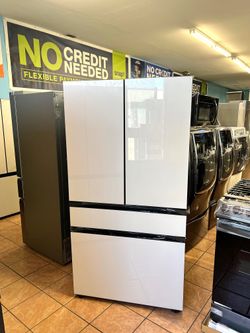 Samsung Bespoke 29 cu. ft. 4-Door French Door Smart Refrigerator with Beverage Center in White Glass, Standard Depth