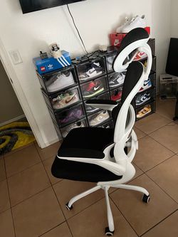 Ergonomic chair/ Game chair