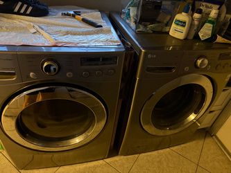 LG washer dryer good condition