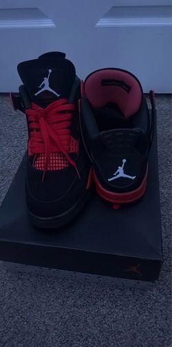Jordan 4 red