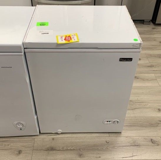 MAGIC CHEF HMCF5W4 CHEST FREEZER