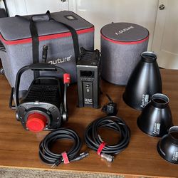 Aputure 1200d PRO Light Kit With Reflectors