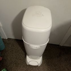 Diaper Genie + Refills 