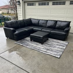 Beautiful Natuzzi 3pc Black Leather Sectional (Delivery Available)