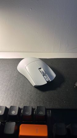 White Wireless Gaming Mouse