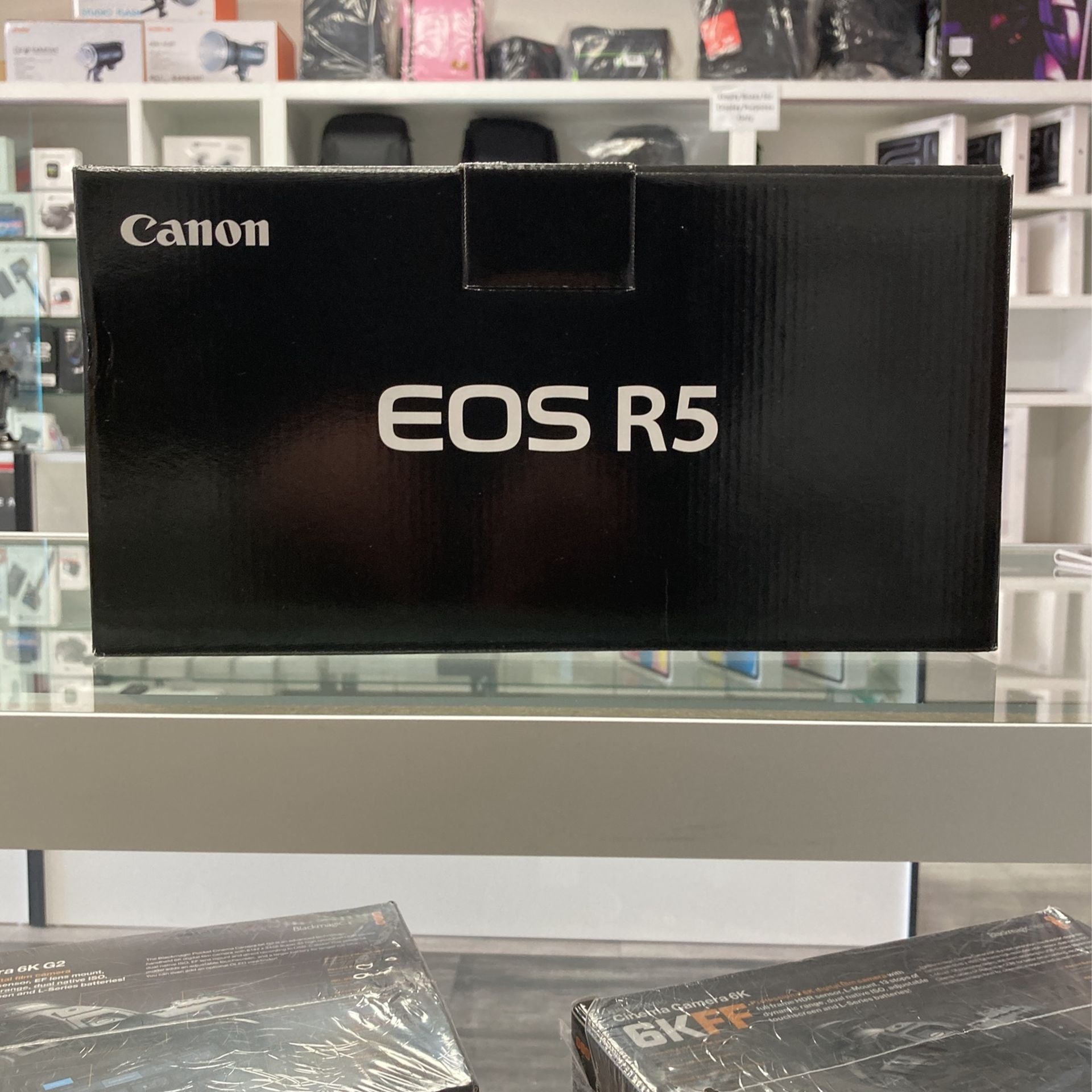 Canon R5 Body Only  Cameras & Photography
