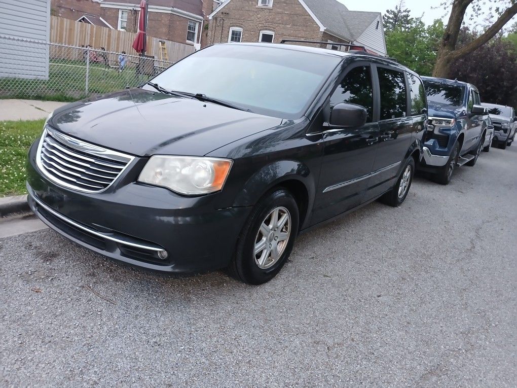 2012 Chrysler Town & Country