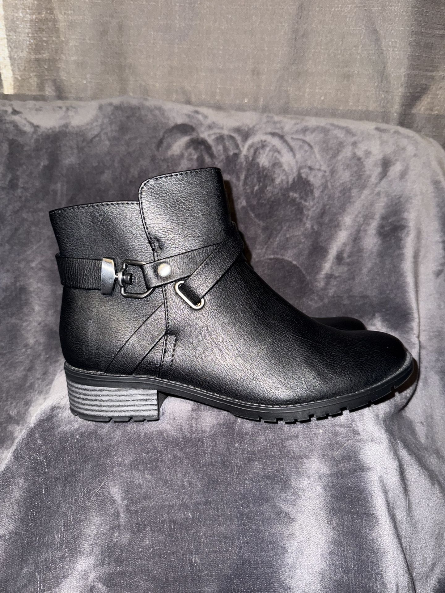 Croft & Borrow Black Boots Size 9.5 NEW