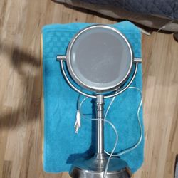 Intertek Makeup Mirror With Lamp